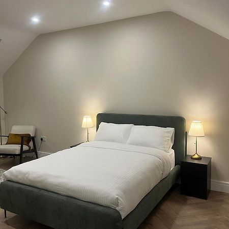 Attic Room In Citywest Dublin Exteriör bild