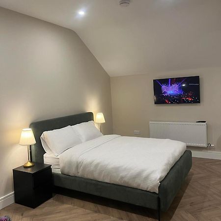 Attic Room In Citywest Dublin Exteriör bild