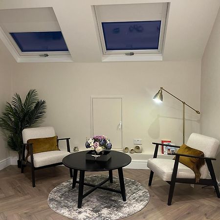 Attic Room In Citywest Dublin Exteriör bild