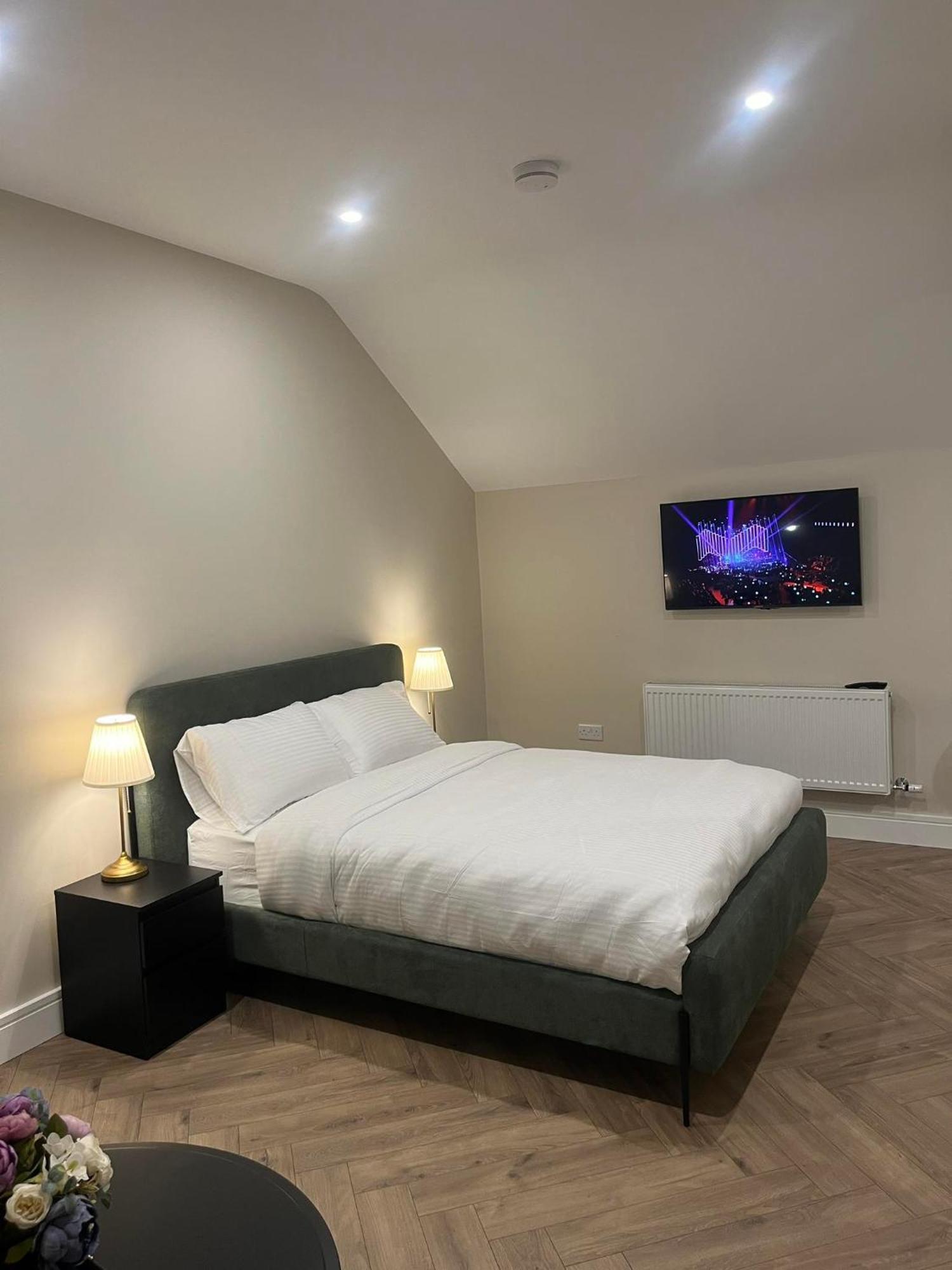 Attic Room In Citywest Dublin Exteriör bild